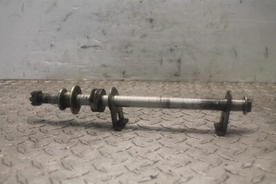 Suzuki Katana 750 2005 eje trasero Foto 1 de 4