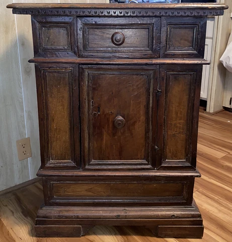 Italian Credenza 17th Century Walnut Firenze  C Antique Beautiful Entry Foyer Cover