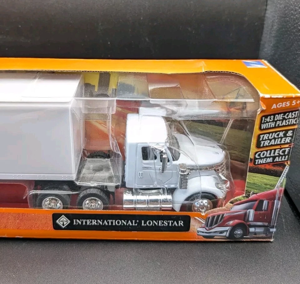 New-Ray 1:43 Long Haul Trucker - International Lonestar (Plain White) - Image 1 of 4