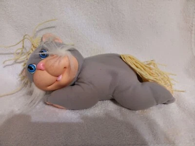 1992 O.A.A./HASBRO GRAY CAT CRIMP N CURL PETS YARN HAIR/TAIL - Image 1 of 4