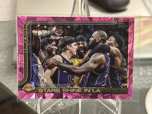 2025-26 Topps NBA #293 SHOWTIME Stars Shine In LA Pink Diamante LeBron James - Imagen 1 de 4