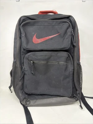 Mochila de entrenamiento Nike utilitaria gráfica de velocidad CK2682-010 NUEVA CON ETIQUETAS Foto 1 de 4