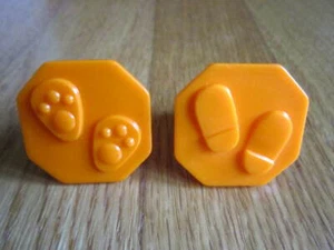 Bob the Builder Play-Doh 2 Replacement Parts Stamps Paw Print & Footprint Press - Picture 1 of 5