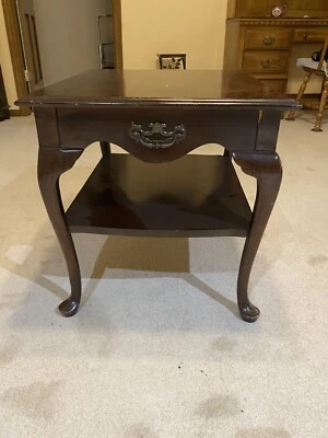 Antique Mahogany End Table/Side Table - Image 1 of 3