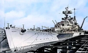DEUTSCHER SCHWERER KREUZER ADMIRAL HIPPER IN BREST 1941 - Bild 1 von 1