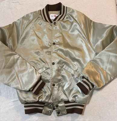 Chaqueta de bombardero vintage de satén de los años 80, dorada, Belle Creek, Montana pequeña para hombre” Foto 1 de 4