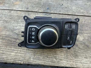 13-23 RAM palanca de cambios perilla selectora de transmisión automática 4x4 caja de transferencia 6817965AI - Imagen 1 de 2