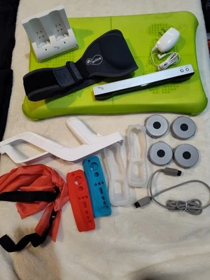 Nintendo WII Assorted Accessories - Image 1 of 4