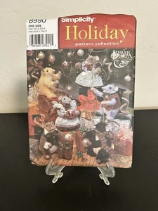Vintage Simplicity Holiday Pattern Collection 8990 Beaver Valley Puppen Weihnachten 1999 - Bild 1 von 4