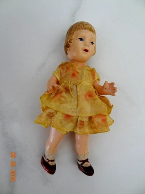 Petite poupée très ancienne  SIC en celluloïd  -   12 cm - Photo 1/4
