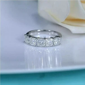 Banda de aniversario de moissanita de 5 piedras corte cojín de 3,50 quilates real plata de ley 925 - Imagen 1 de 5