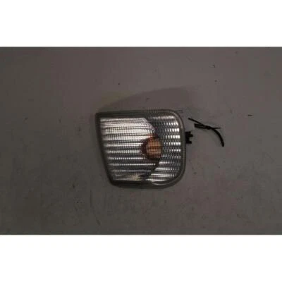 FANALINO ANT. (FRECCIA) (AUTOCARRO) DX PER RENAULT TRUCKS MIDLUM (00-06) 2000 - Immagine 1 di 4