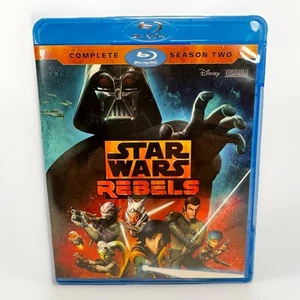 DISNEY LUCASFILMS Star Wars Rebels: Complete Season Two (Blu-ray, 2015) 3 Disc - Imagen 1 de 5
