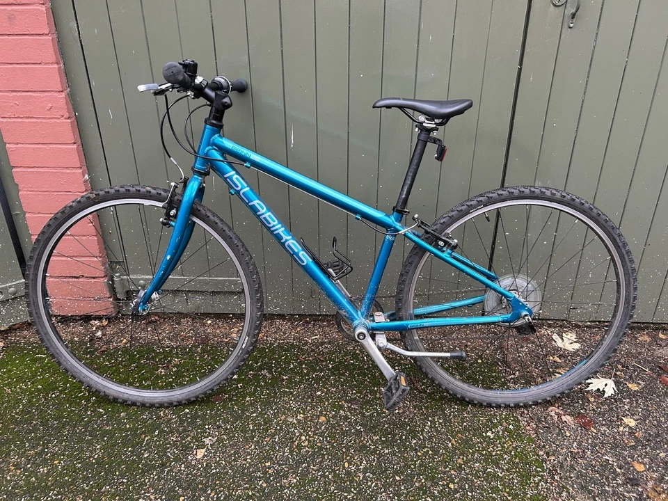 Islabike Beinn 26 - Teal. In Good Condition - Image 1 of 4