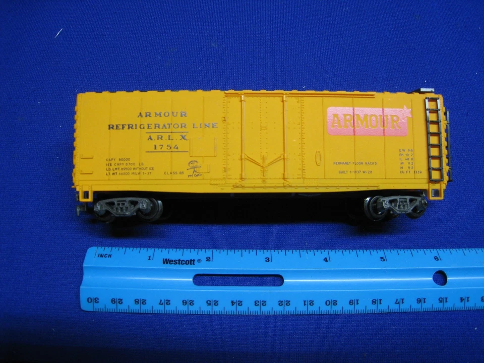 HO Scale Roco Armour Boxcar - Freight Train - Image 1 of 4