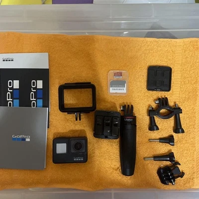 GoPro Hero 7 Bundle, Extras, 3 Batteries, 32GB SD Card, Compatible, Used - Image 1 of 4