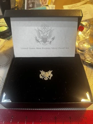 1992-S UNITED STATES MINT PREMIER SILVER PROOF COIN SET - Image 1 of 4