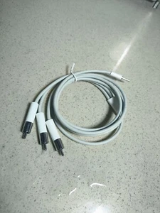 Genuine Apple - iPod Composite AV - Audio & Video Cable Composite Hi-Fi M9765GA - Picture 1 of 6