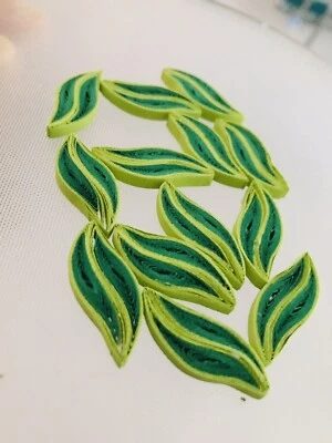 Lote 100 hojas de papel quilling hechas a mano para muchas tarjetas de felicitación artesanales arte de pared Foto 1 de 4