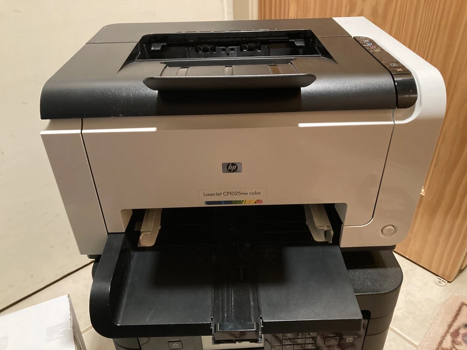 HP LaserJet Pro CP1025NW Laserdrucker Funktionen - Bild 1 von 4
