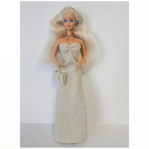 OOAK Vintage UNICEF BARBIE DOLL  1990 New Shoes & Fashion + Original Jewelry - Bild 1 von 10