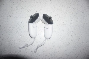 Meta Oculus Quest 3/3S VR Left & Right Controllers Pair ONLY - Picture 1 of 3