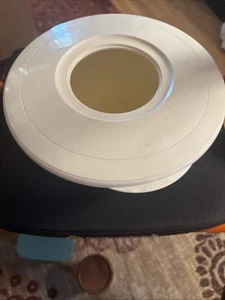 Tupperware Mezclador Cuenco con Agujero en la Parte Superior - Imagen 1 de 4