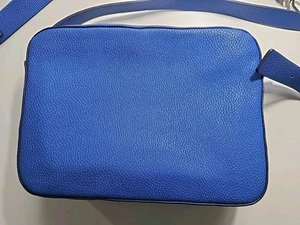 Esprit Handtasche Umhängetasche Blau Lederoptik 18 x 25 x 7 cm **NEUWERTIG ** - Bild 1 von 13