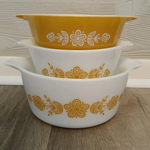 Vintage Pyrex Butterfly Gold Cinderella Casserole Dish Set of 3 - No Lids - Picture 1 of 15