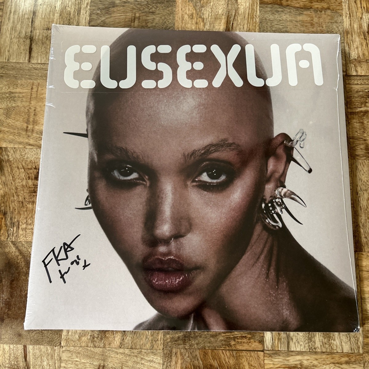FKA Twigs　EUSEXUA　直筆サイン入りレコード FKA TWIGS EUSEXUA Crystal Clear Vinyl LP Signed Autographed
