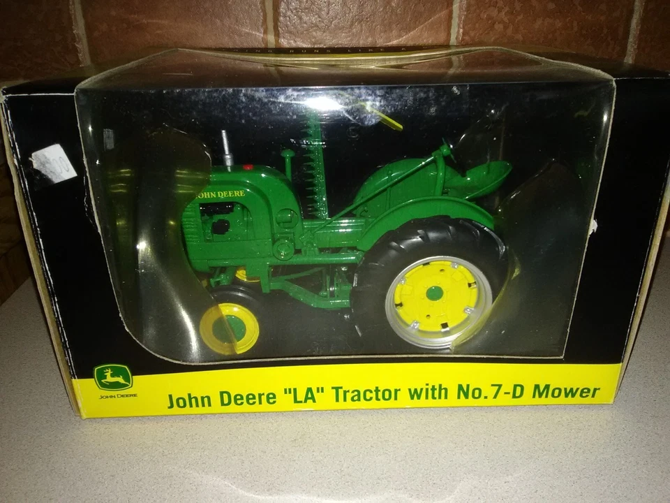 John Deere "LA" Tractor With No. 7-D Sickle Mower By SpecCast 1/16 Scale NOS - Image 1 of 3