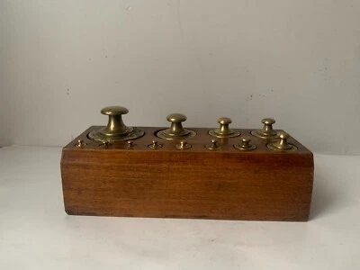 ancienne boite de poids en laiton, 12 poids, 1 kg au total - Photo 1/4