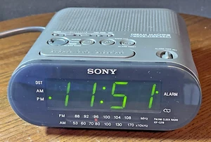 SONY DREAM MACHINE DUAL ALARM CLOCK AM/FM RADIO ICF-C218 BATTERY BACKUP AUTO DST - Picture 1 of 7