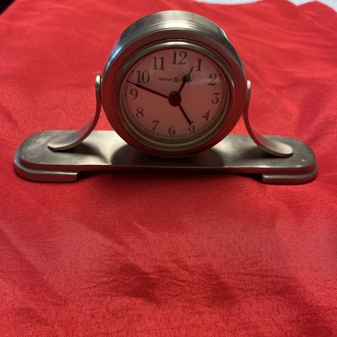 Vintage Howard Miller Quartz  Nickel Mantel Or Desk Clock , Keeps Great Time Cover