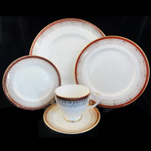 MAJESTIC RED by Royal Grafton 5 Piece Place Setting NEW NEVER USED made England - Picture 1 of 7