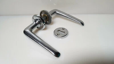 LOTTO 8 COPPIE MANIGLIE PORTE INTERNE IN METALLO CROMO ARGENTO LUCIDO - Immagine 1 di 4