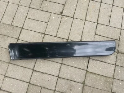 Moldura de puerta inferior trasera Grand Prix Drivers lado 97-03 negro Foto 1 de 4