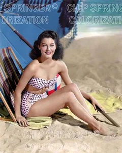 AVA GARDNER & ombrellone da spiaggia | FOTO A COLORI CHEESECAKE SEXY 8X10 di CHIP SPRINGER - Foto 1 di 1