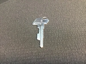 Sam4S CASH REG CONTROL LOCK Z KEY - GOES TO VOID, OFF, REG, X, AND Z  POSITIONS - Picture 1 of 1