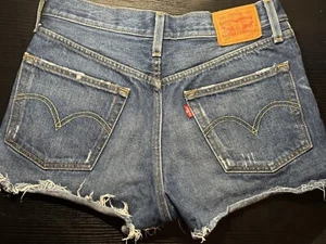 Levi’s 501 Cut Off Jean Shorts Women Size 26 - Picture 1 of 9