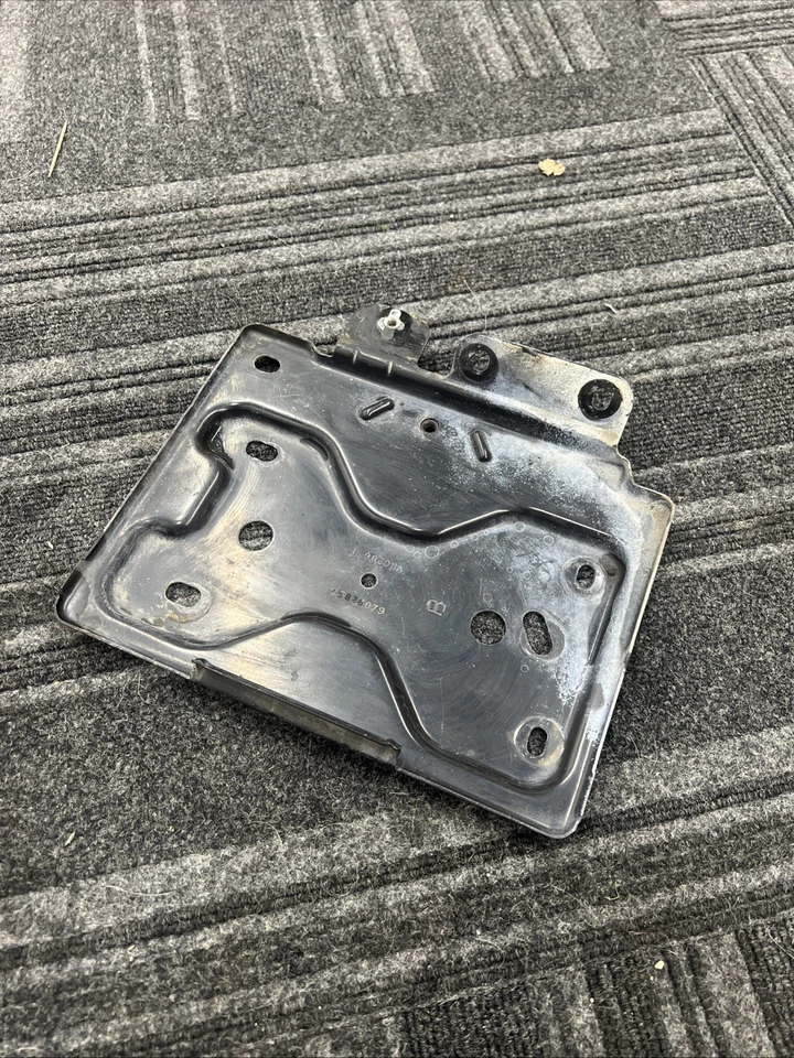 07-14 TAHOE DRIVERS BANDEJA BATERÍA LADO IZQUIERDO 25826079  Foto 1 de 4