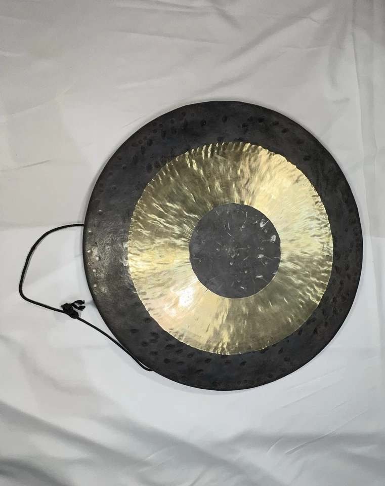 18” Hand Hammered Chinese Chao Chau Gong Bronze Bullseye Tam Tam Gong with Rope - Image 1 of 4