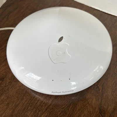 Apple AirPort Extreme Base Station 54 Mbps 10/100 Wireless G Router (A1034) - Image 1 of 4