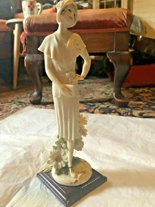 Rare Giuseppe Armani Florence Italy porcelain figurine 0352C Daisy 9" - Picture 1 of 6