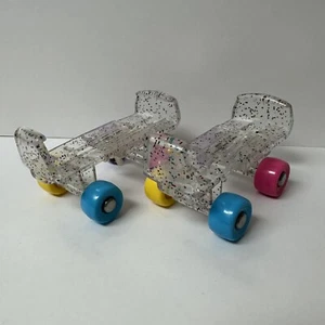 BUILD-A-BEAR - Rollschuhe Zubehör passt auf Schuhe Glitzer bunte Rollen - Bild 1 von 4