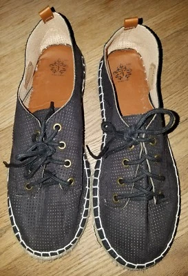 Женские перфорированные черные туфли French Blu - размер 41 - Изображение 1 из 4