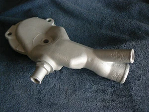 TRIUMPH STAG ENGINE 6 VANE WATERPUMP COVER - Picture 1 of 4