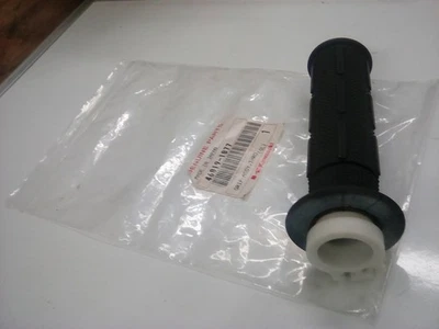 Kawasaki Throttle Grip Assembly 46019-1077 Fits Ninja/Concours models 86-13 - Image 1 of 2
