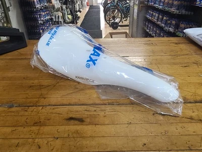 New Kashimax AMXC Aero Plastic BMX Seat Old School Mid New Retro WHITE - Image 1 of 4