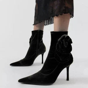 Jeffrey Campbell Florette Crushed Velvet Pointed Toe Ankle Bootie Size 8 - Picture 1 of 9